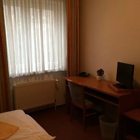 Zur Krone Hotel 2*