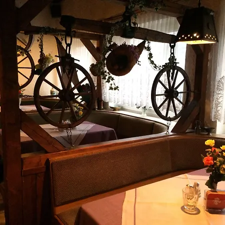 Zur Krone מלון 2*