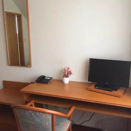 Hotell Zur Krone 2*