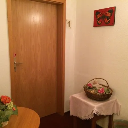 Hotell Zur Krone 2*