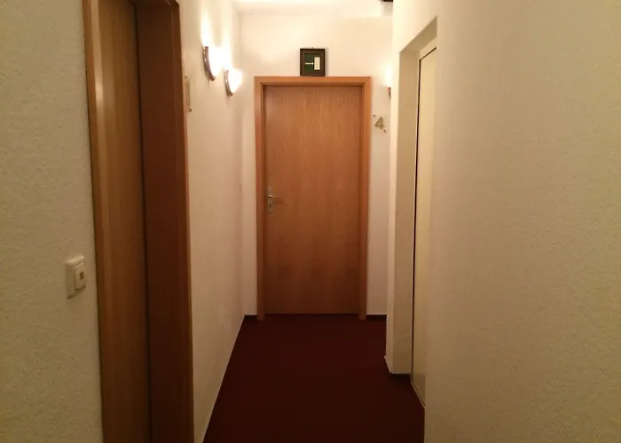 Zur Krone Hotel 2*